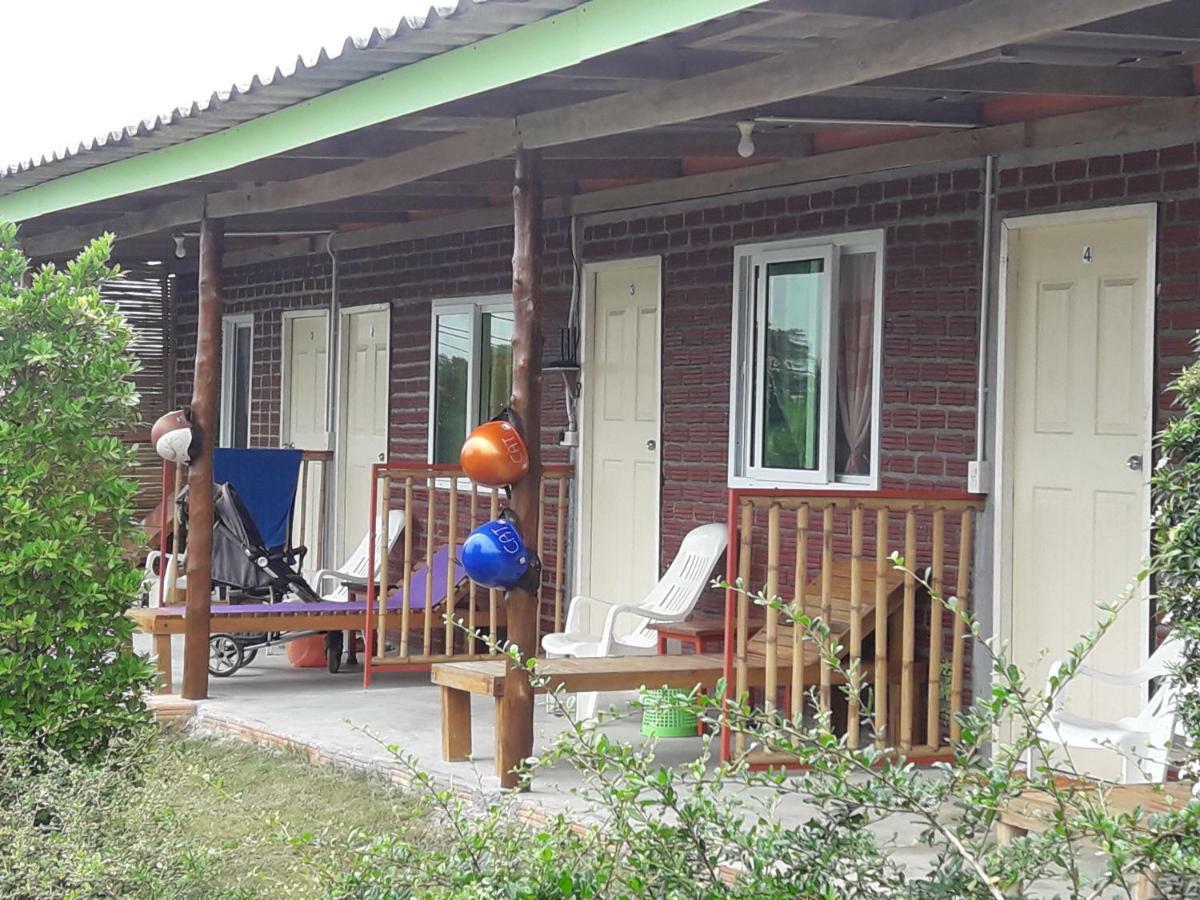 猫简易别墅旅馆 Ko Lanta 外观 照片